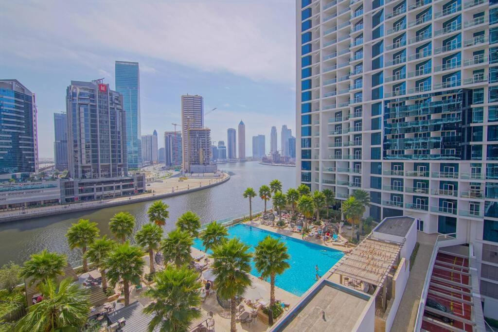 Luxury Hotel Apartment With A Canal View 두바이 외부 사진