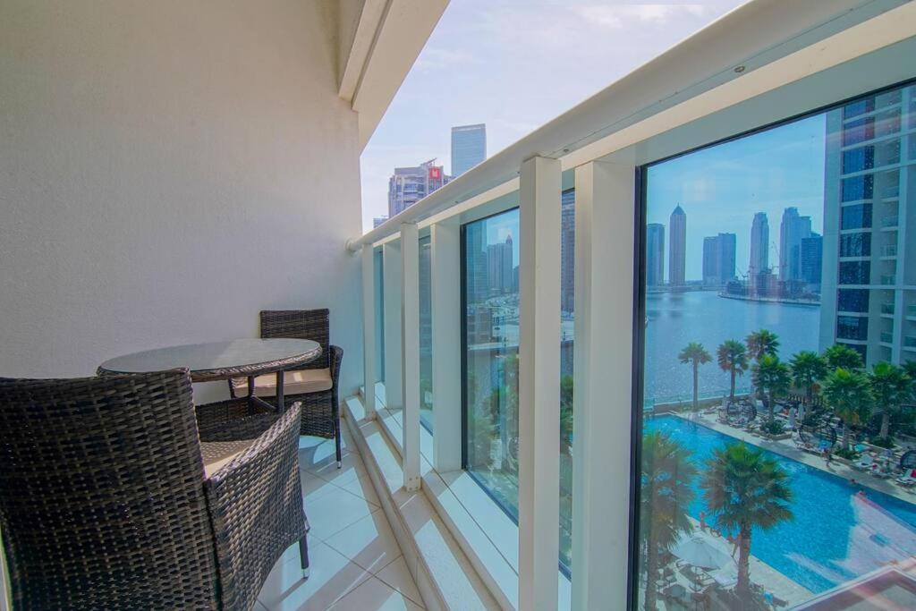 Luxury Hotel Apartment With A Canal View 두바이 외부 사진
