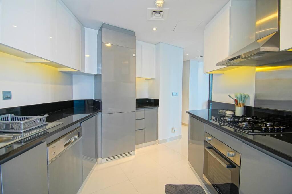 Luxury Hotel Apartment With A Canal View 두바이 외부 사진