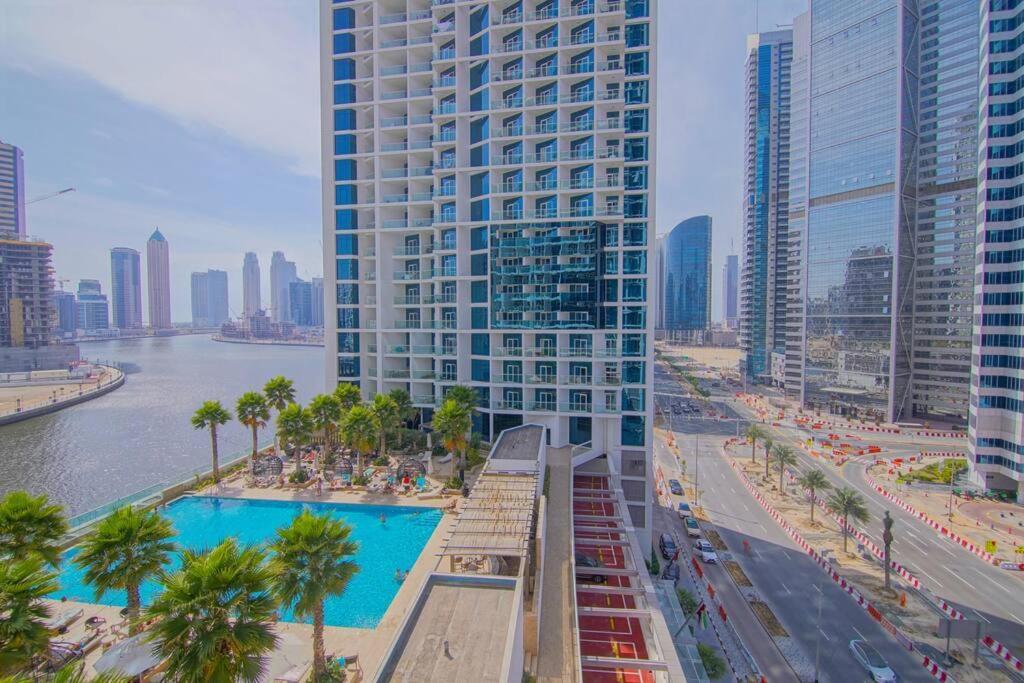 Luxury Hotel Apartment With A Canal View 두바이 외부 사진